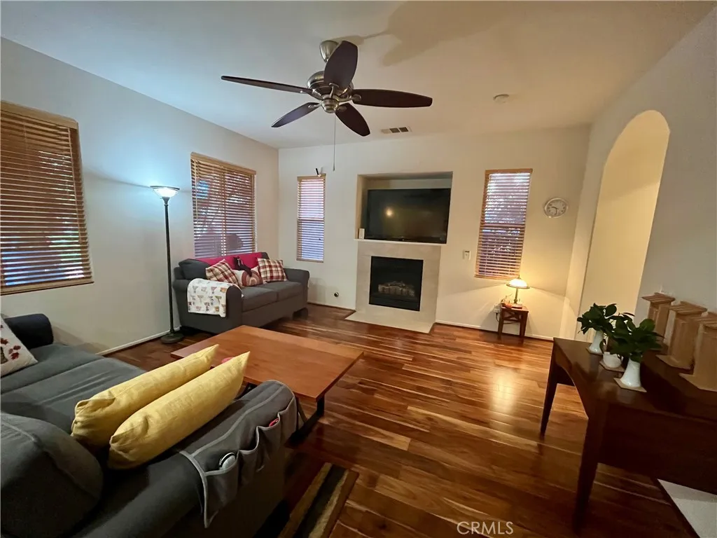 1483 Albillo Loop, Perris, California 92571 home-pic-14